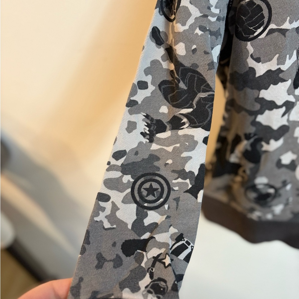 Marvel X Gap Gray and Black army Hoodie 8 years - Picture 3 of 9